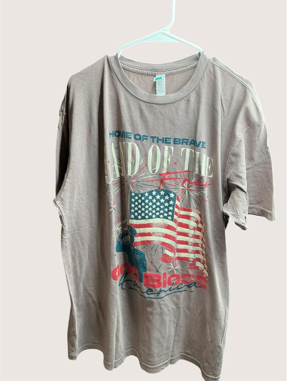 Lane Seven'Home of the Brave'USA Flag Graphic T-Shirt L NWT